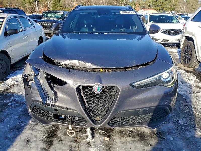 2018 Alfa Romeo Stelvio მანქანა იყიდება აუქციონზე, vin: ZASFAKNN8J7B70243, აუქციონის ნომერი: 96761245