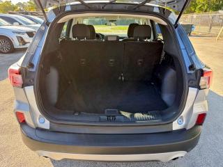 Продажа на аукционе авто 2022 Ford Escape S, vin: 1FMCU0F66NUB62157, номер лота: 98205035