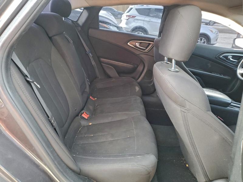 96098565 :رقم المزاد ، 1C3CCCAB5FN723932 vin ، 2015 Chrysler 200 Limite مزاد بيع