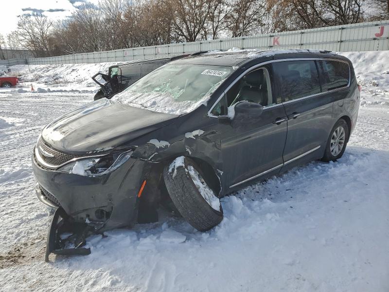 Продажа на аукционе авто 2017 Chrysler Pacifica, vin: 2C4RC1BG0HR654142, номер лота: 96474745