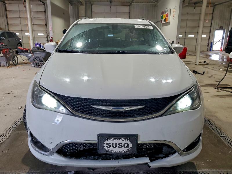 96149695 :رقم المزاد ، 2C4RC1BG2HR520958 vin ، 2017 Chrysler Pacifica مزاد بيع