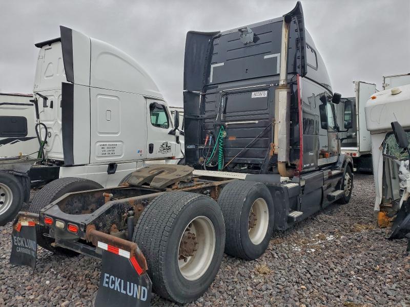 2006 Volvo Vn Vnl მანქანა იყიდება აუქციონზე, vin: 4V4NC9GH66N442911, აუქციონის ნომერი: 98238415