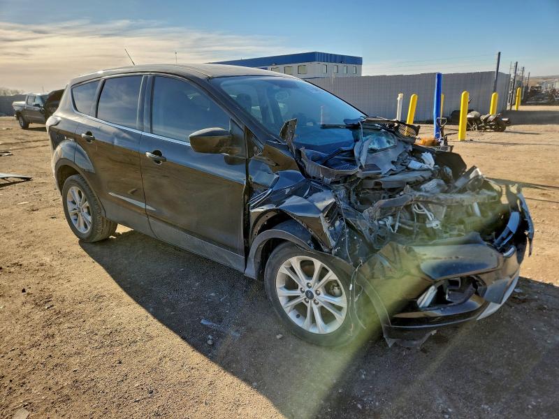 97655025 :رقم المزاد ، 1FMCU0GD1KUA62797 vin ، 2019 Ford Escape مزاد بيع