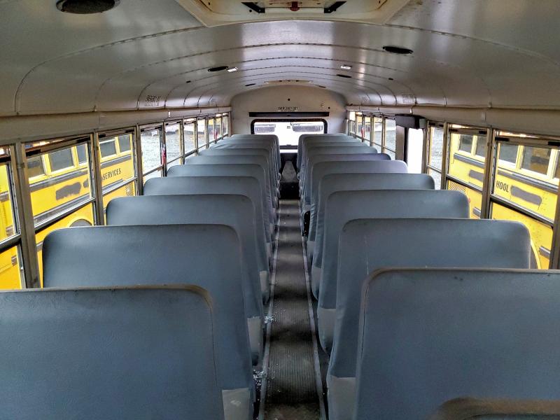 86534845 :رقم المزاد ، 1T7YN4E27C1149979 vin ، 2012 Thomas Saf-t-liner Hdx مزاد بيع