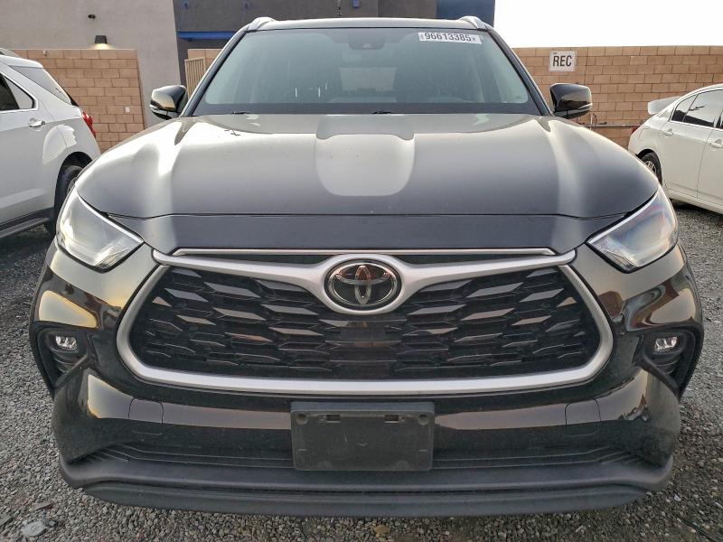 96613385 :رقم المزاد ، 5TDHZRAH0MS039109 vin ، 2021 Toyota Highlander مزاد بيع