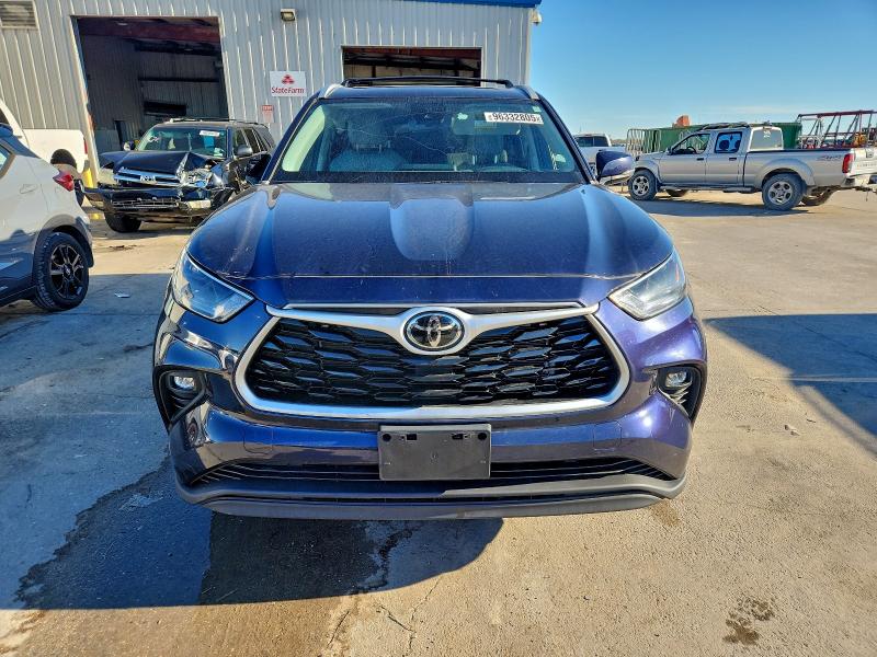 96332805 :رقم المزاد ، 5TDGZRBH6NS257423 vin ، 2022 Toyota Highlander مزاد بيع