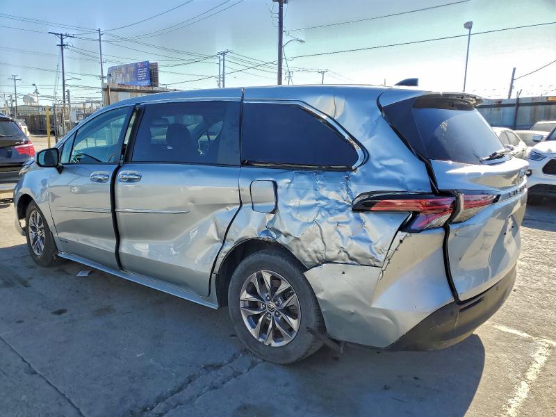 Продажа на аукционе авто 2021 Toyota Sienna Xle, vin: 5TDYRKEC2MS029736, номер лота: 96495115