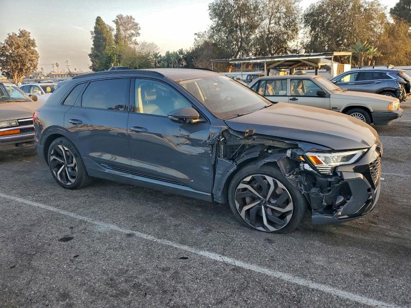 2024 Audi Q8 E-tron მანქანა იყიდება აუქციონზე, vin: WA15AAGE4RB053550, აუქციონის ნომერი: 97834155