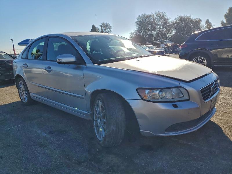 97172985 :رقم المزاد ، YV1382MS4A2495381 vin ، 2010 Volvo S40 مزاد بيع