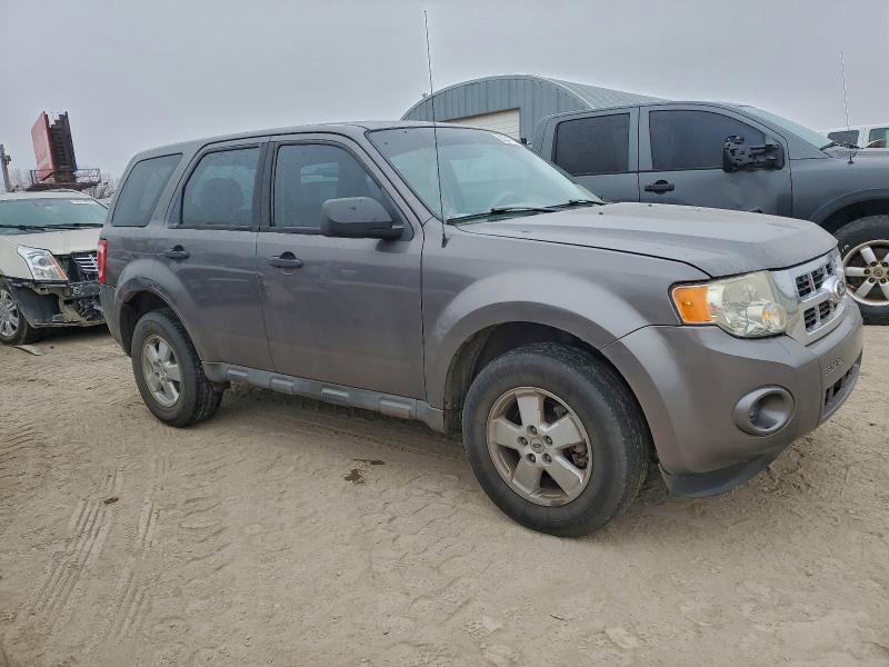 93241795 :رقم المزاد ، 1FMCU0C75BKA57209 vin ، 2011 Ford Escape مزاد بيع