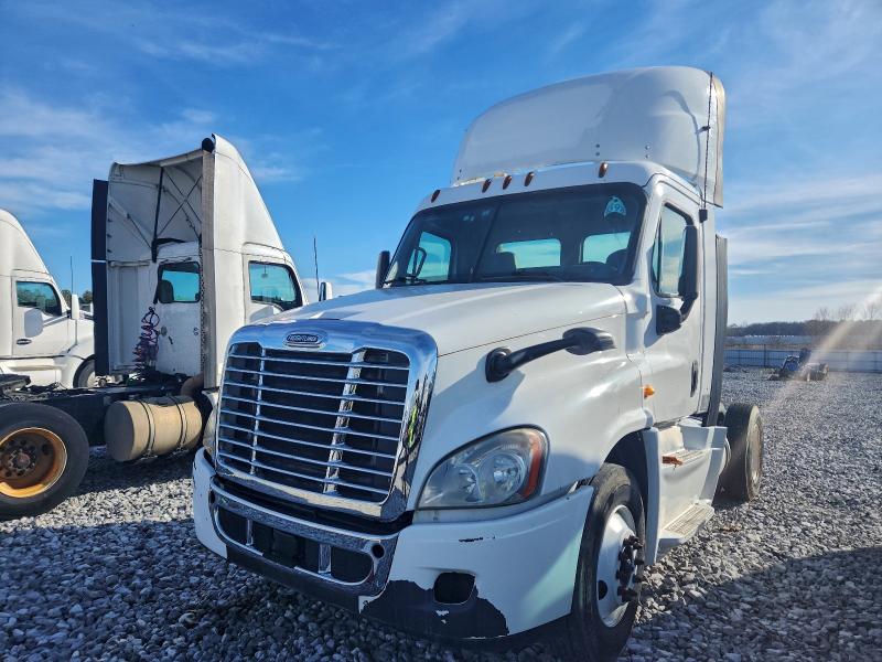 Продаж на аукціоні авто 2014 Freightliner Cascadia, vin: 1FUBGEDV7ELFT4301, номер лоту: 93030815
