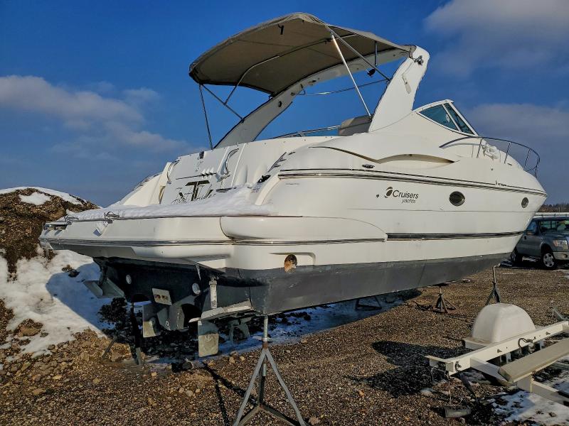 95919705 :رقم المزاد ، CRSGDA38K102 vin ، 2002 Cruisers Yachts 3672 Expre مزاد بيع