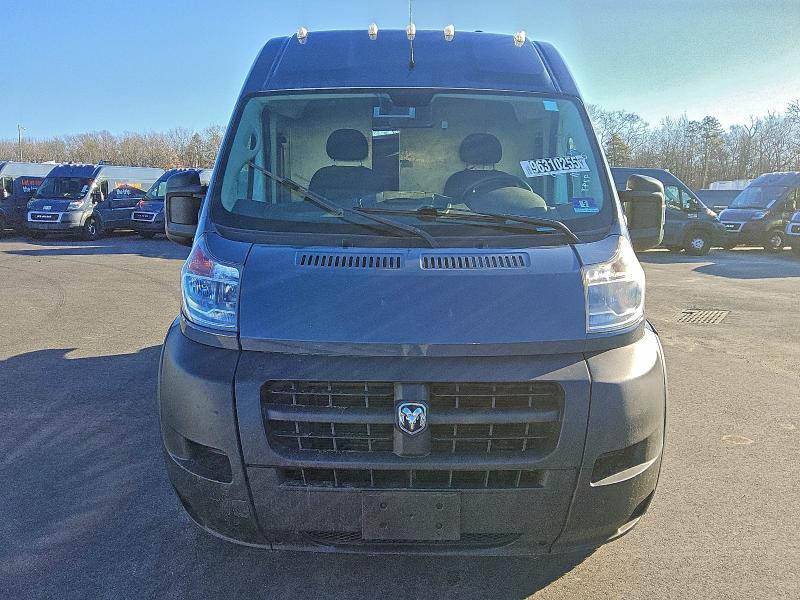 96310255 :رقم المزاد ، 3C6TRVDG1JE161061 vin ، 2018 Ram Promaster 2500 مزاد بيع