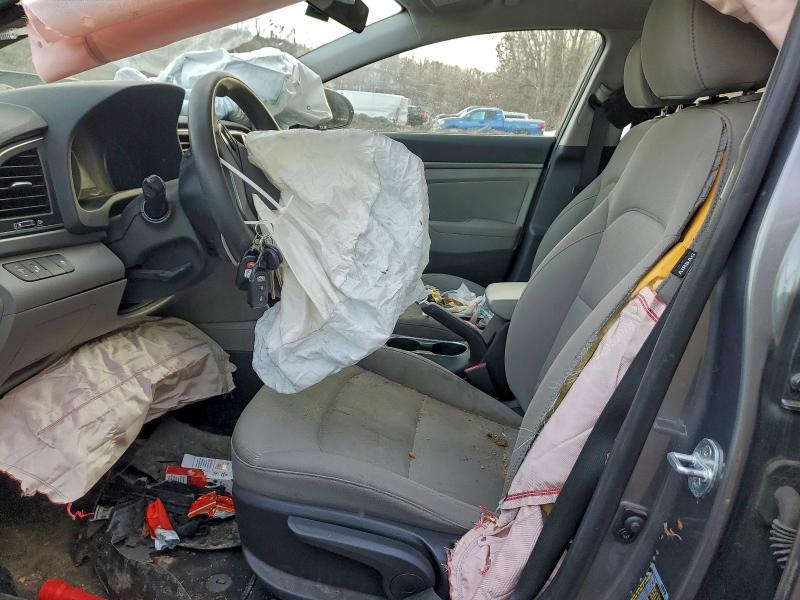 95109215 :رقم المزاد ، 5NPD84LF7JH384512 vin ، 2018 Hyundai Elantra مزاد بيع