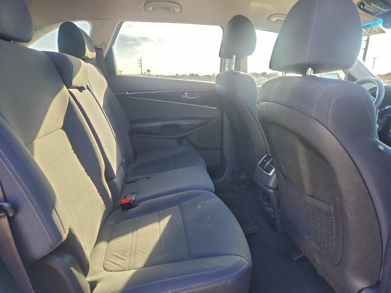 2019 Kia Sorento მანქანა იყიდება აუქციონზე, vin: 5XYPG4A58KG477638, აუქციონის ნომერი: 98196645