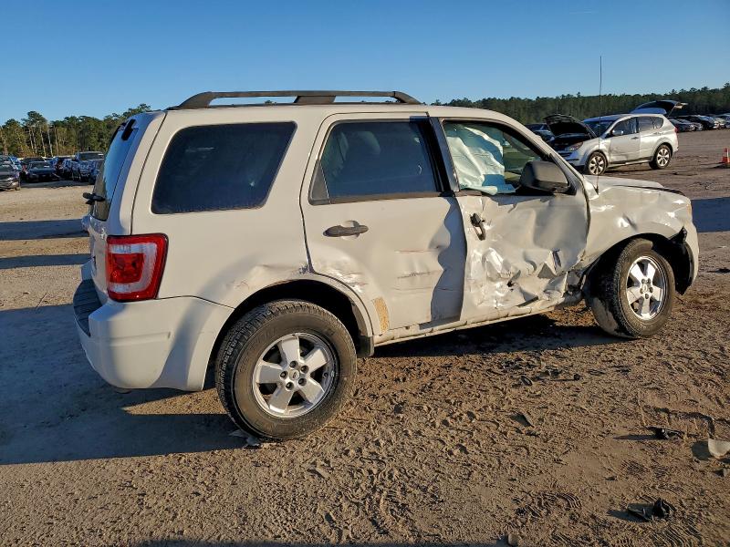 95830285 :رقم المزاد ، 1FMCU0D70BKC48485 vin ، 2011 Ford Escape مزاد بيع
