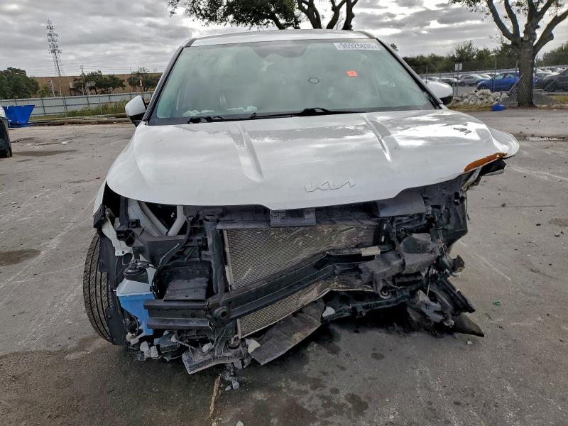 Aukcja sprzedaży 2023 Kia Carnival, vin: KNDNB4H37P6196550, numer aukcji: 96926635