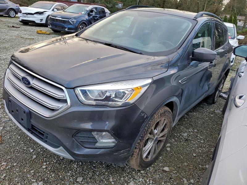 96822535 :رقم المزاد ، 1FMCU9HD8JUD24560 vin ، 2018 Ford Escape Sel مزاد بيع