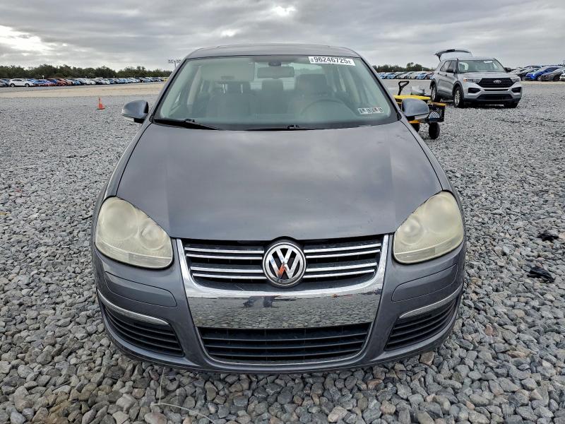 96246725 :رقم المزاد ، 3VWSF71K25M632757 vin ، 2005 Volkswagen New Jetta مزاد بيع