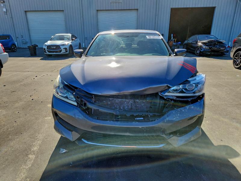 98180335 :رقم المزاد ، 1HGCR2F32HA261878 vin ، 2017 Honda Accord مزاد بيع