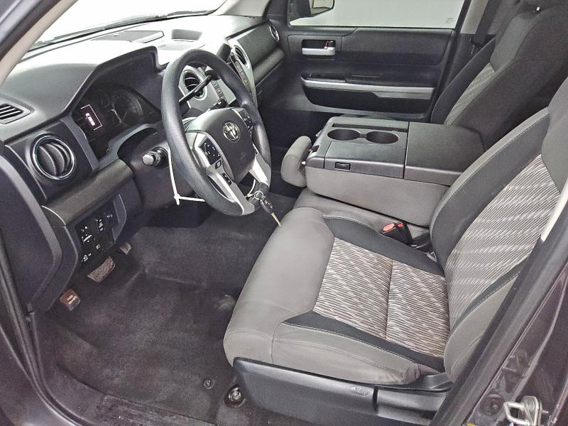 93184325 :رقم المزاد ، 5TFRM5F13JX131344 vin ، 2018 Toyota Tundra مزاد بيع