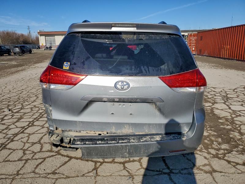 95147905 :رقم المزاد ، 5TDYK3DC7DS356550 vin ، 2013 Toyota Sienna مزاد بيع
