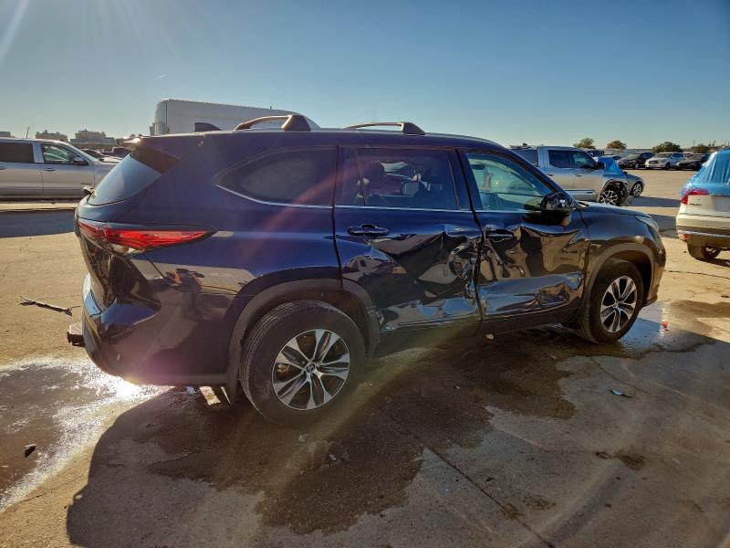 96332805 :رقم المزاد ، 5TDGZRBH6NS257423 vin ، 2022 Toyota Highlander مزاد بيع