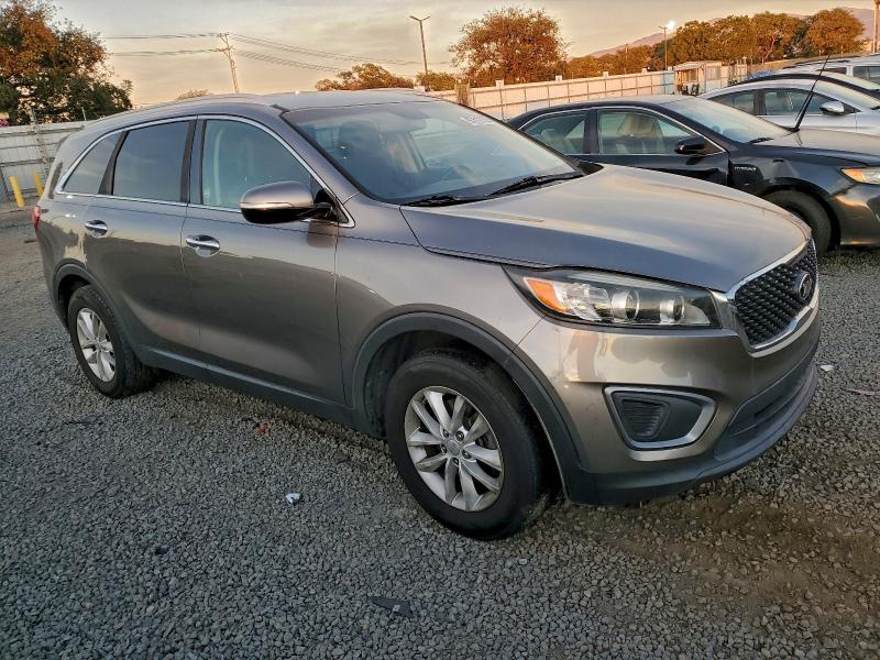 97612155 :رقم المزاد ، 5XYPG4A37GG077365 vin ، 2016 Kia Sorento مزاد بيع