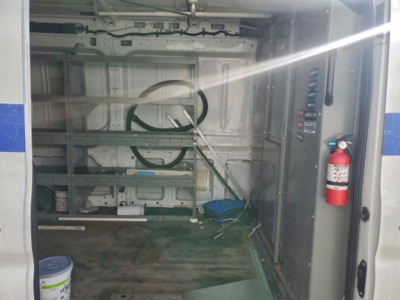 92946225 :رقم المزاد ، 1FTNR2CV3FKA22649 vin ، 2015 Ford Transit مزاد بيع
