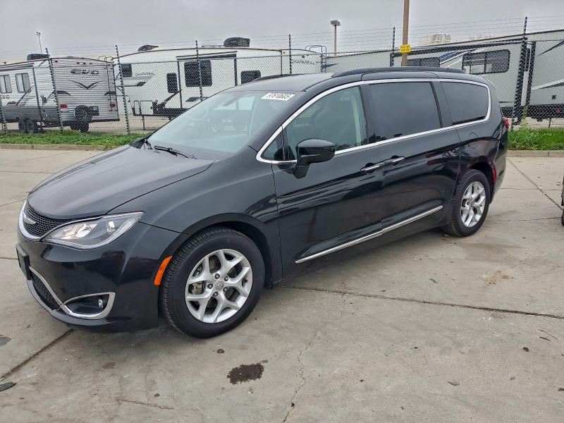 2017 Chrysler Pacifica T მანქანა იყიდება აუქციონზე, vin: 2C4RC1BG2HR820855, აუქციონის ნომერი: 97610605