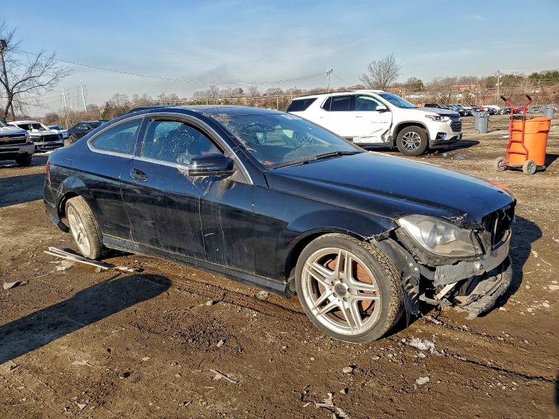 2015 Mercedes-benz C მანქანა იყიდება აუქციონზე, vin: WDDGJ8JB9FG353501, აუქციონის ნომერი: 97291175