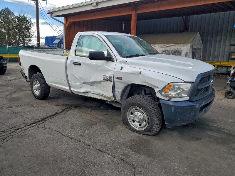 96390835 :رقم المزاد ، 3C6MR5AJ9JG332129 vin ، 2018 Ram 2500 مزاد بيع