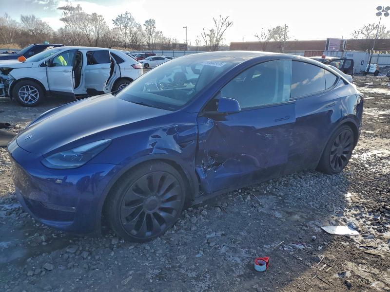 Auction sale of the 2022 Tesla Model Y, vin: 7SAYGDEF1NF336724, lot number: 97808975