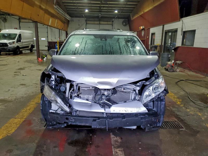 Продажа на аукционе авто 2018 Toyota Sienna, vin: 5TDYZ3DC5JS930232, номер лота: 56465106