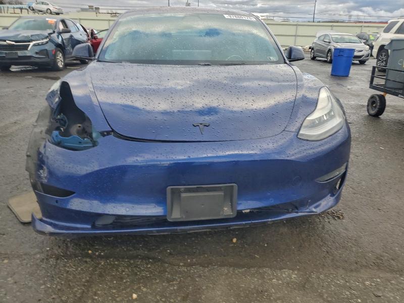 97880125 :رقم المزاد ، 5YJ3E1EA1JF034165 vin ، 2018 Tesla Model 3 مزاد بيع