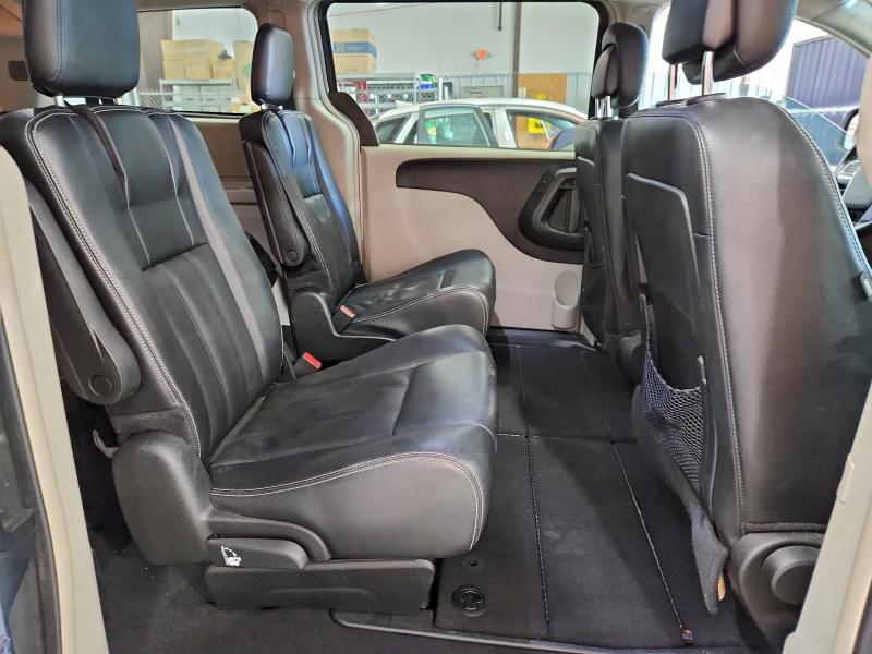 98377545 :رقم المزاد ، 2C4RC1BG1DR774512 vin ، 2013 Chrysler Town & Cou مزاد بيع