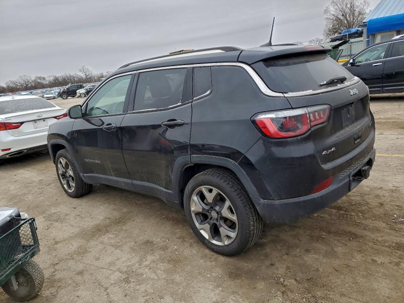 92947385 :رقم المزاد ، 3C4NJDCB0JT252732 vin ، 2018 Jeep Compass مزاد بيع