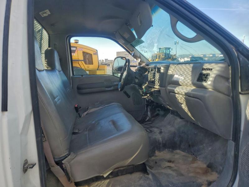 94093725 :رقم المزاد ، 1FDAF56F41ED24287 vin ، 2001 Ford F550 مزاد بيع