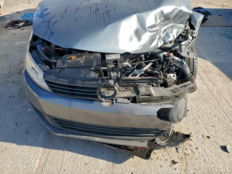 96570555 :رقم المزاد ، 3VWBZ7AJ2BM048191 vin ، 2011 Volkswagen Jetta مزاد بيع