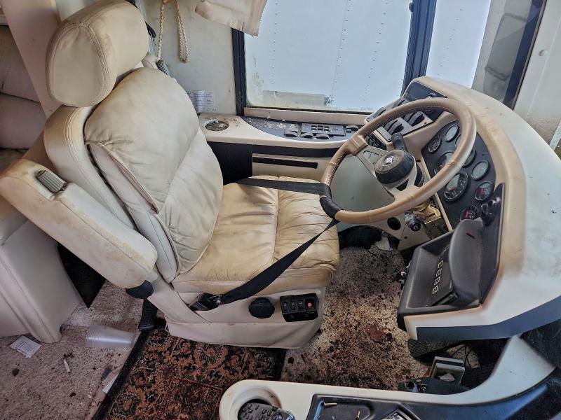 96179015 :رقم المزاد ، 4VZAT179XXC029230 vin ، 1999 Spartan Motors Motorhome مزاد بيع