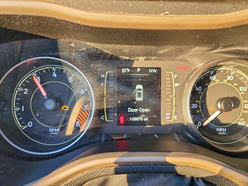 96614405 :رقم المزاد ، 1C4PJMCS8EW230356 vin ، 2014 Jeep Cherokee مزاد بيع