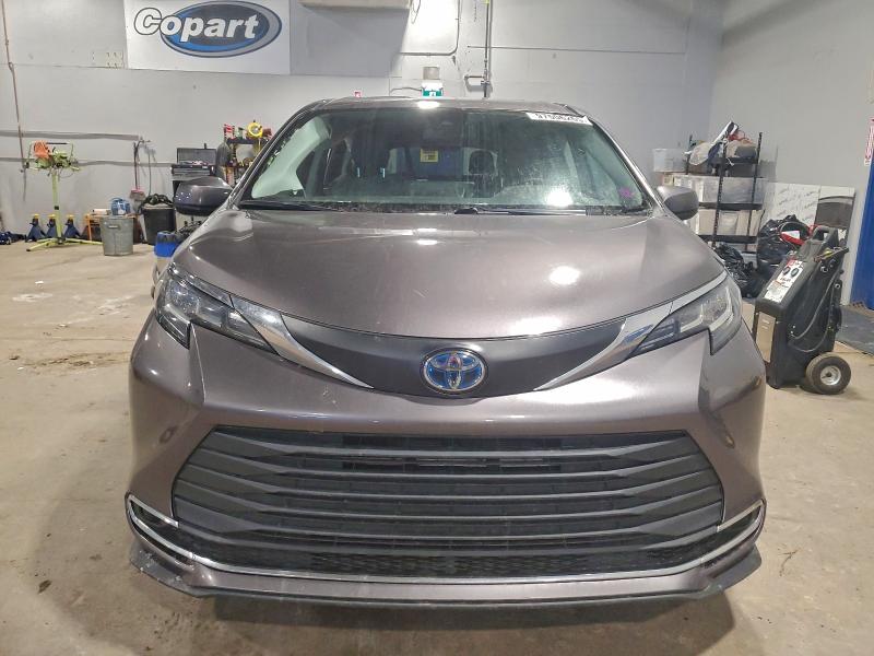 2021 Toyota Sienna Le მანქანა იყიდება აუქციონზე, vin: 5TDGSKFCXMS019048, აუქციონის ნომერი: 97506265