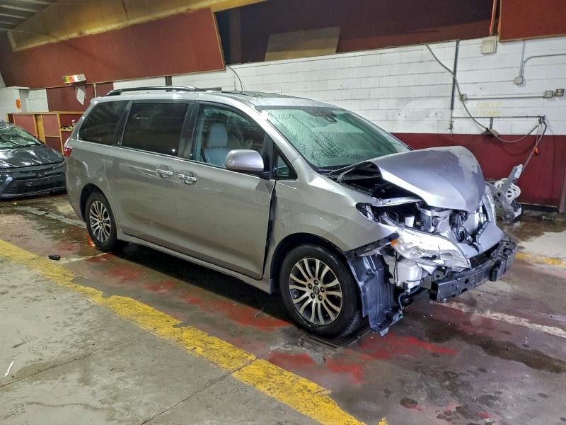 Продажа на аукционе авто 2018 Toyota Sienna, vin: 5TDYZ3DC5JS930232, номер лота: 56465106