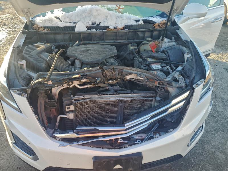 93992965 :رقم المزاد ، 1GYKNCRSXHZ114122 vin ، 2017 Cadillac Xt5 Premiu مزاد بيع