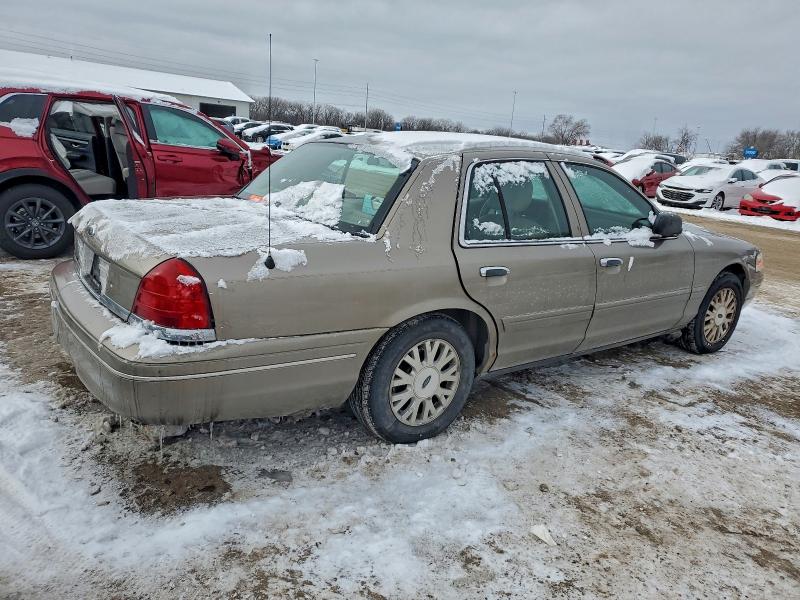 2005 Ford Crown Victoria მანქანა იყიდება აუქციონზე, vin: 2FAFP74W25X110446, აუქციონის ნომერი: 54294606