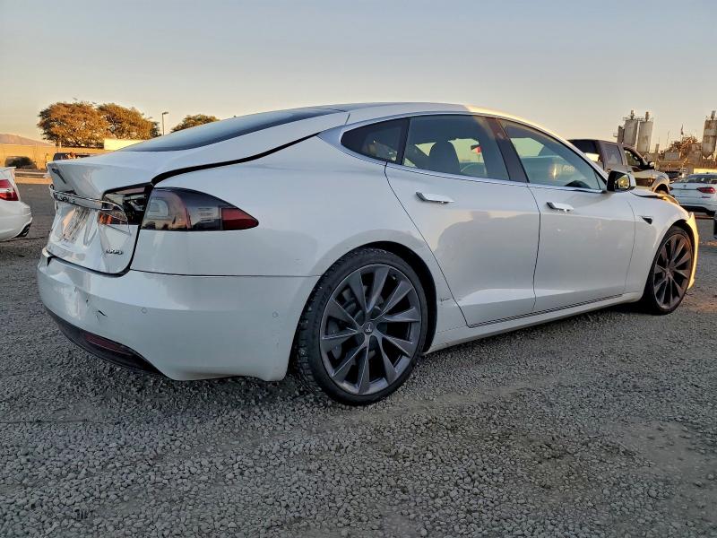 Продажа на аукционе авто 2018 Tesla Model S, vin: 5YJSA1E26JF261495, номер лота: 96001875