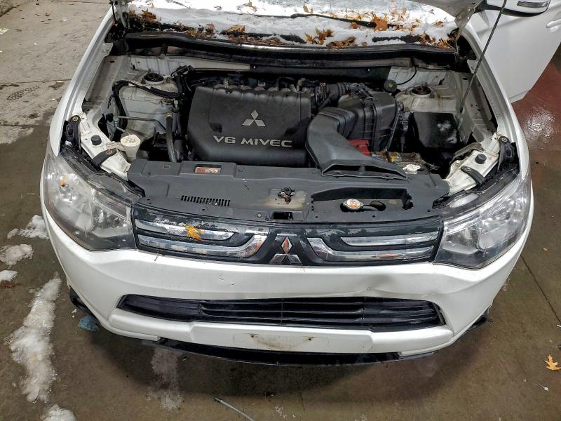 95331755 :رقم المزاد ، JA4JZ4AX2EZ001144 vin ، 2014 Mitsubishi Outlander مزاد بيع