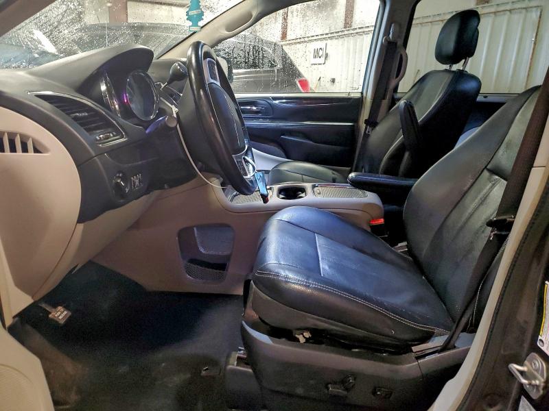 93528715 :رقم المزاد ، 2C4RC1CG5GR302364 vin ، 2016 Chrysler Town & Country مزاد بيع