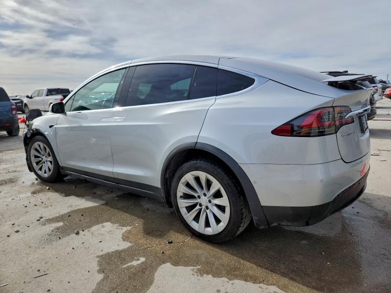 2018 Tesla Model X მანქანა იყიდება აუქციონზე, vin: 5YJXCDE21JF101252, აუქციონის ნომერი: 97760545