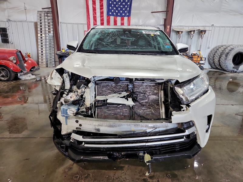 Продаж на аукціоні авто 2018 Toyota Highlander, vin: 5TDJZRFH6JS880566, номер лоту: 95357825